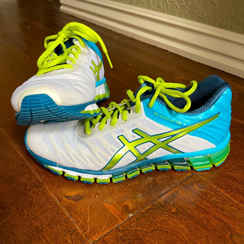 Womens Gently Used ASICS Quantum 180